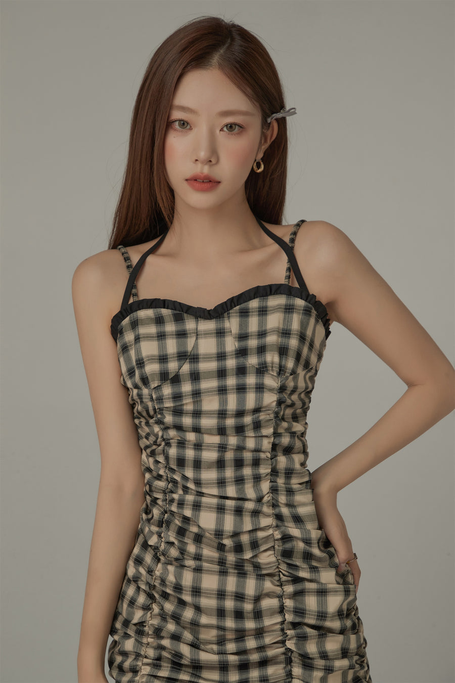 CHUU Check Sleeveless Halter Neck Shirring Dress