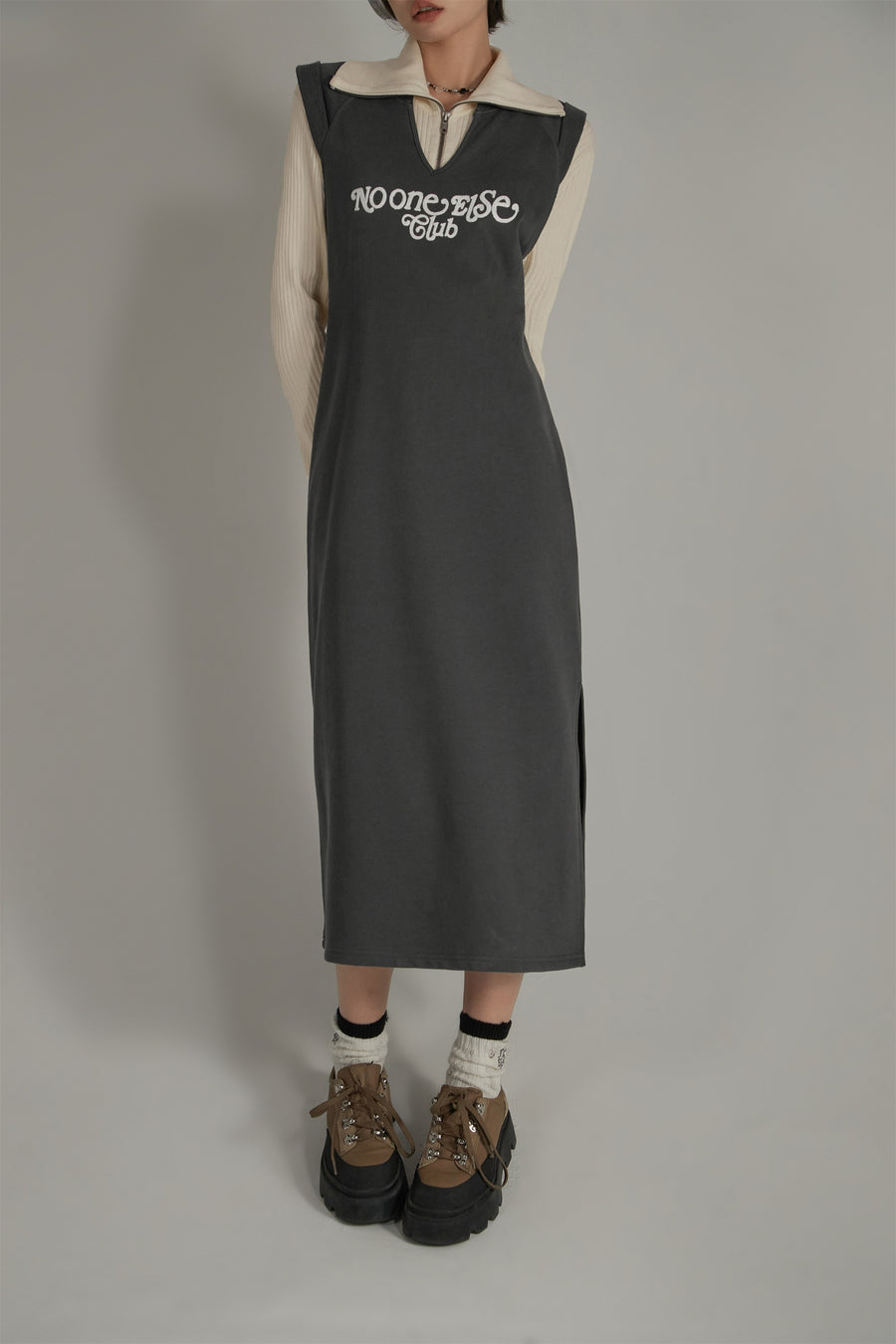 CHUU Logo Letter Embroidered Sleeveless Long Dress