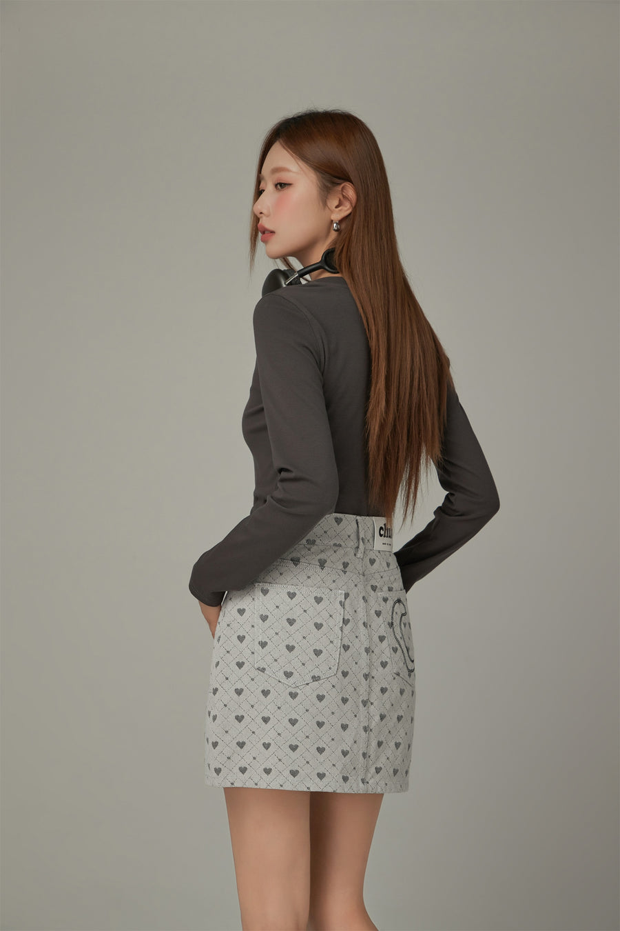 CHUU High Waisted Logo Heart Argyle Skirt