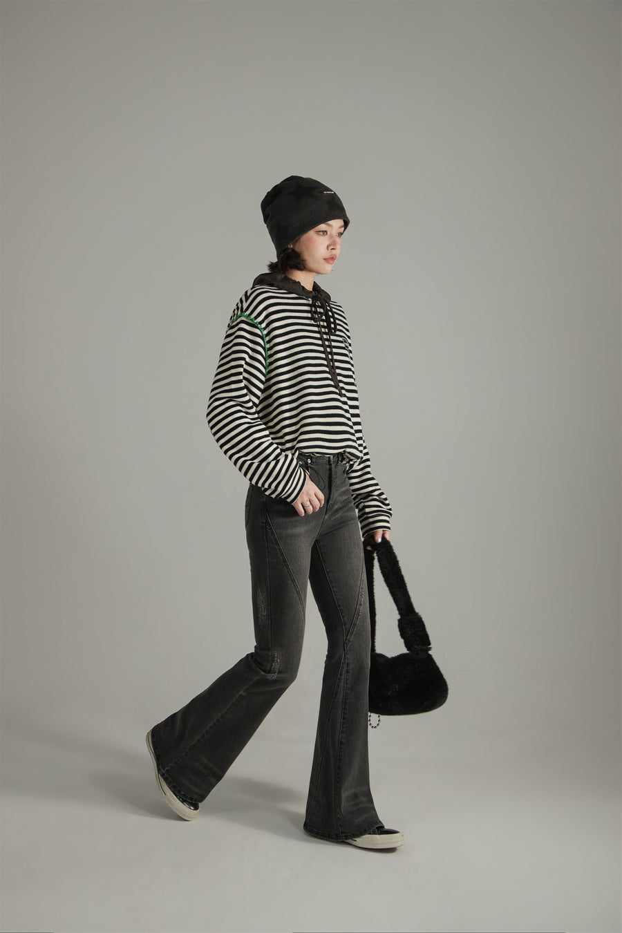 CHUU Stitch Stripe Simple Sweatshirt