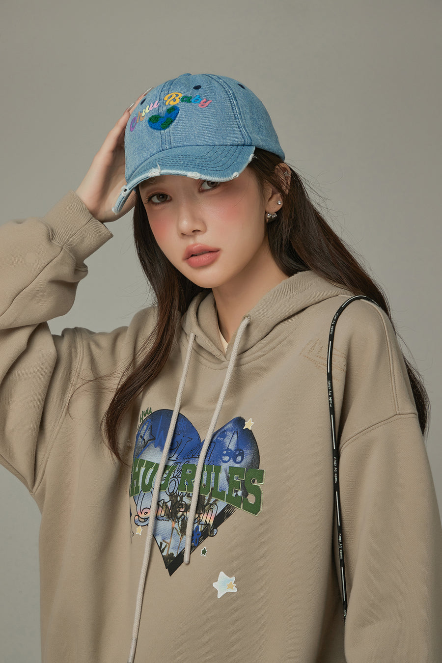 CHUU Rainbow Logo Distressed Denim Ball Cap