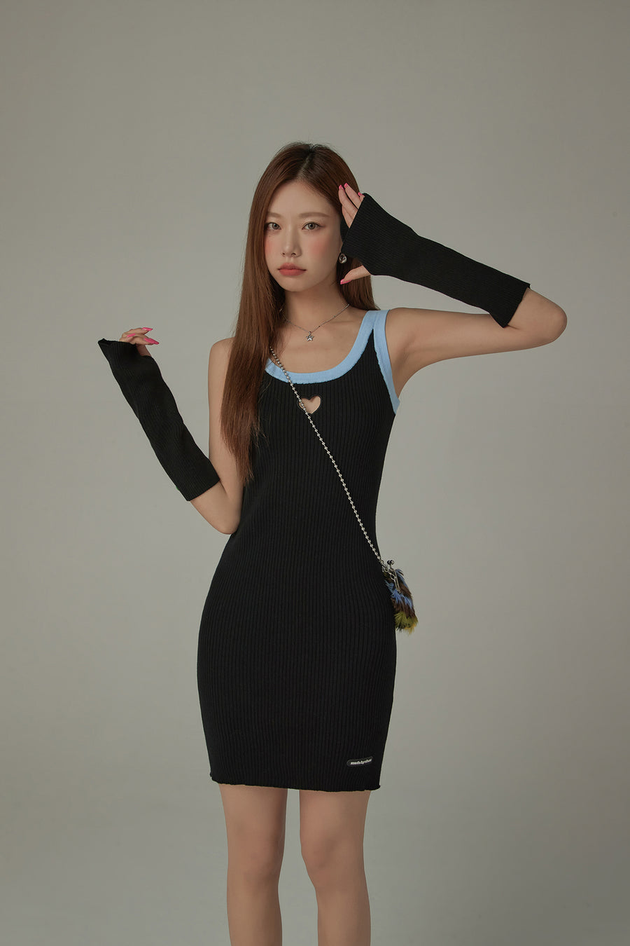 CHUU Color Lined Heart Cutout Mini Dress