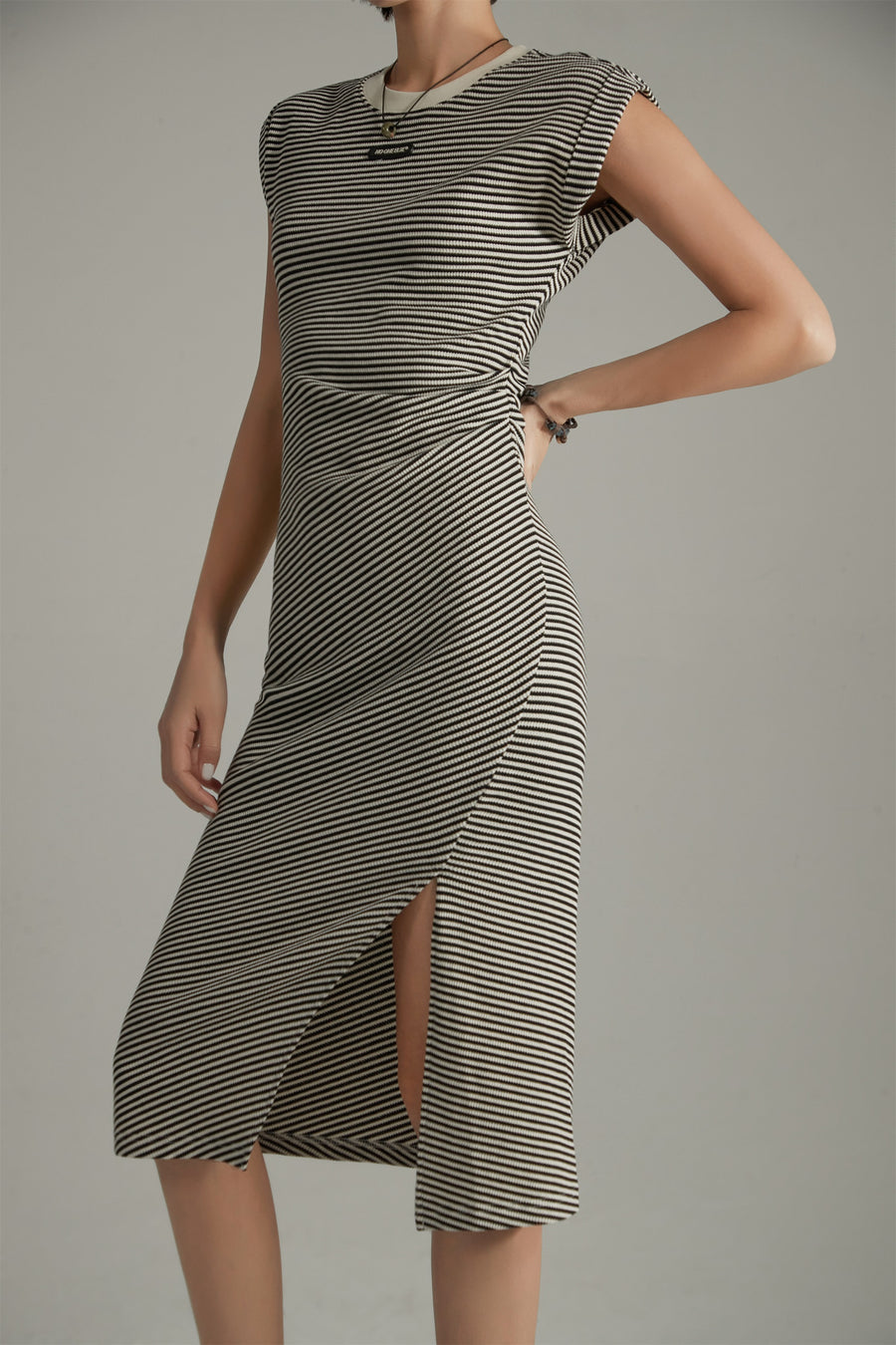 CHUU Short Sleeve Slit Stripe Long Dress