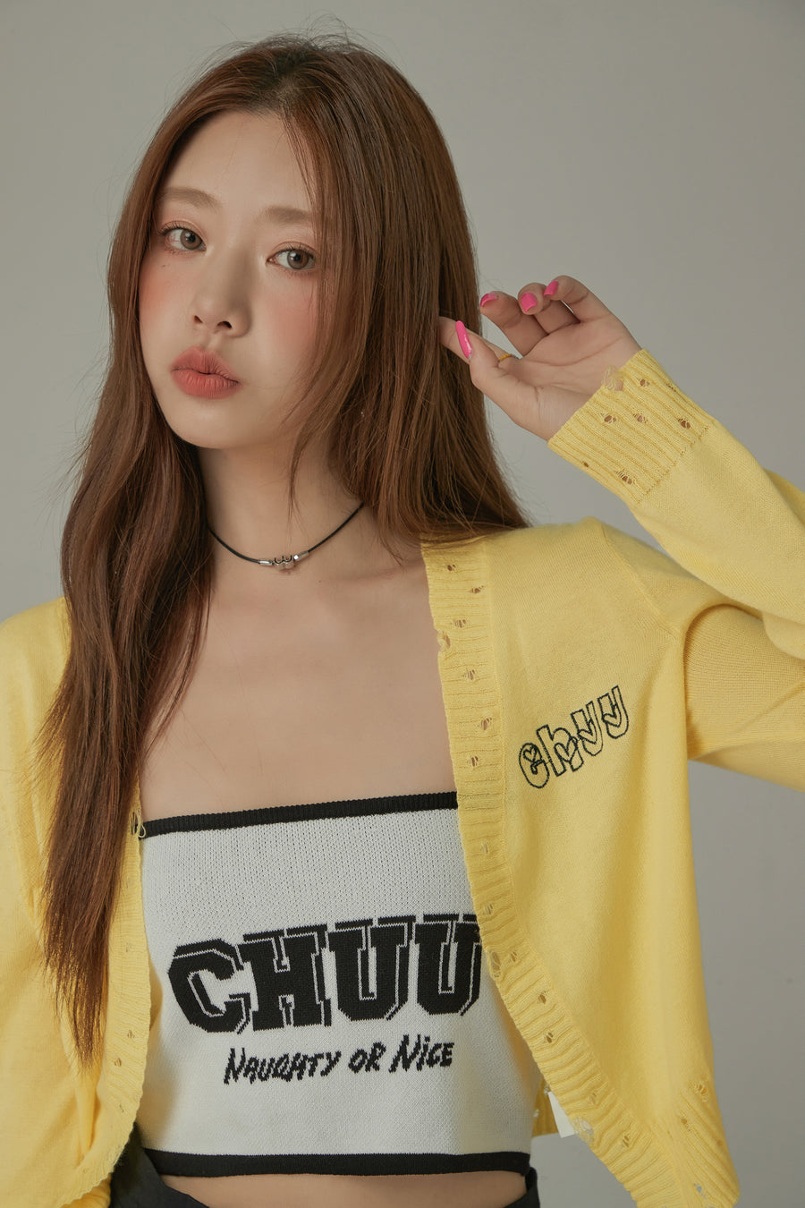 CHUU Logo Distressed Embroidered Cropped Cardigan