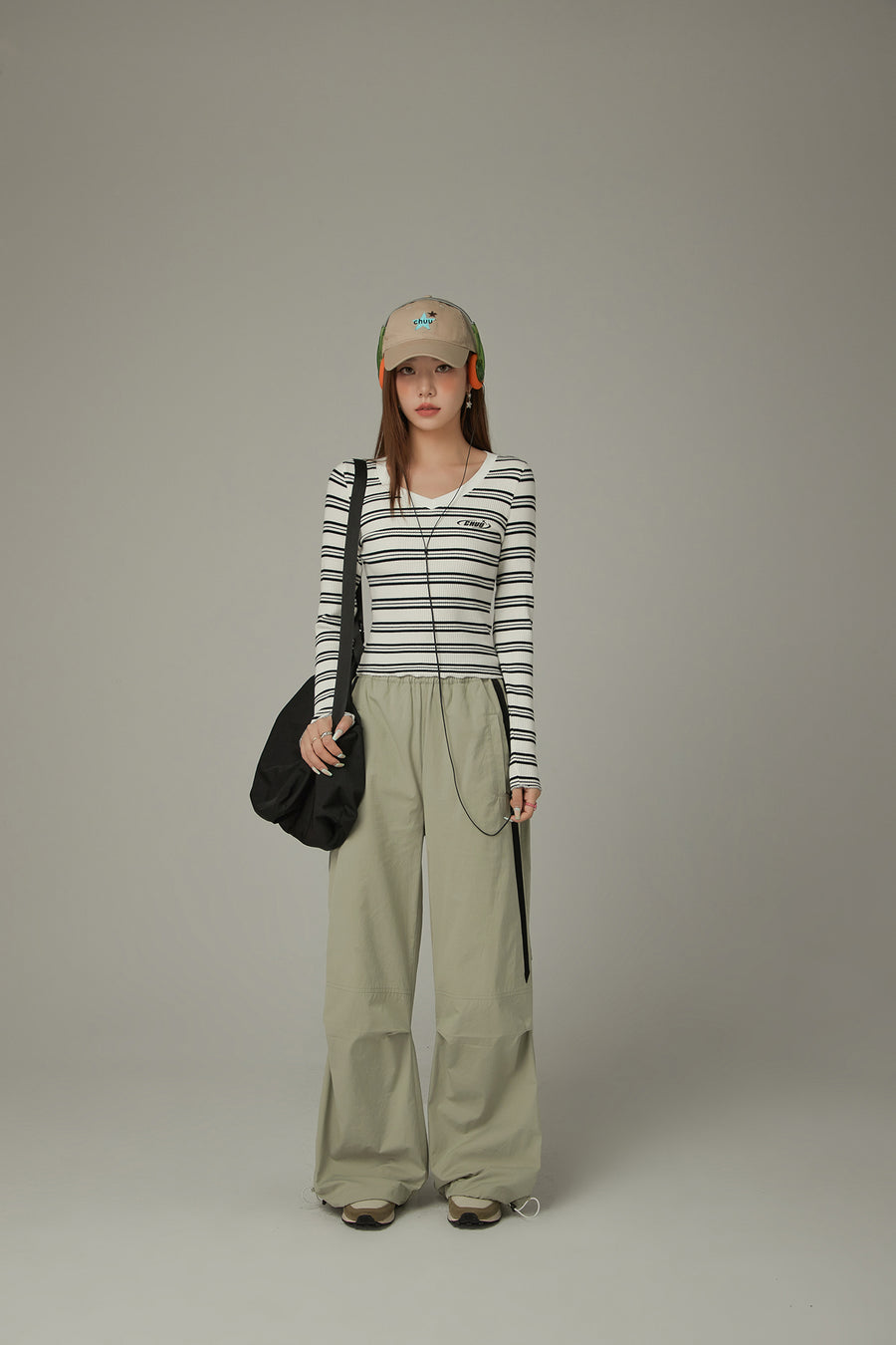 CHUU V-Neck Striped T-Shirt