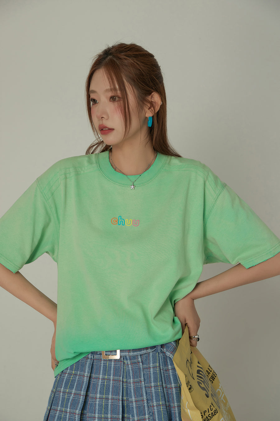 CHUU Rainbow Chuu Logo Gradient Raglan T-Shirt