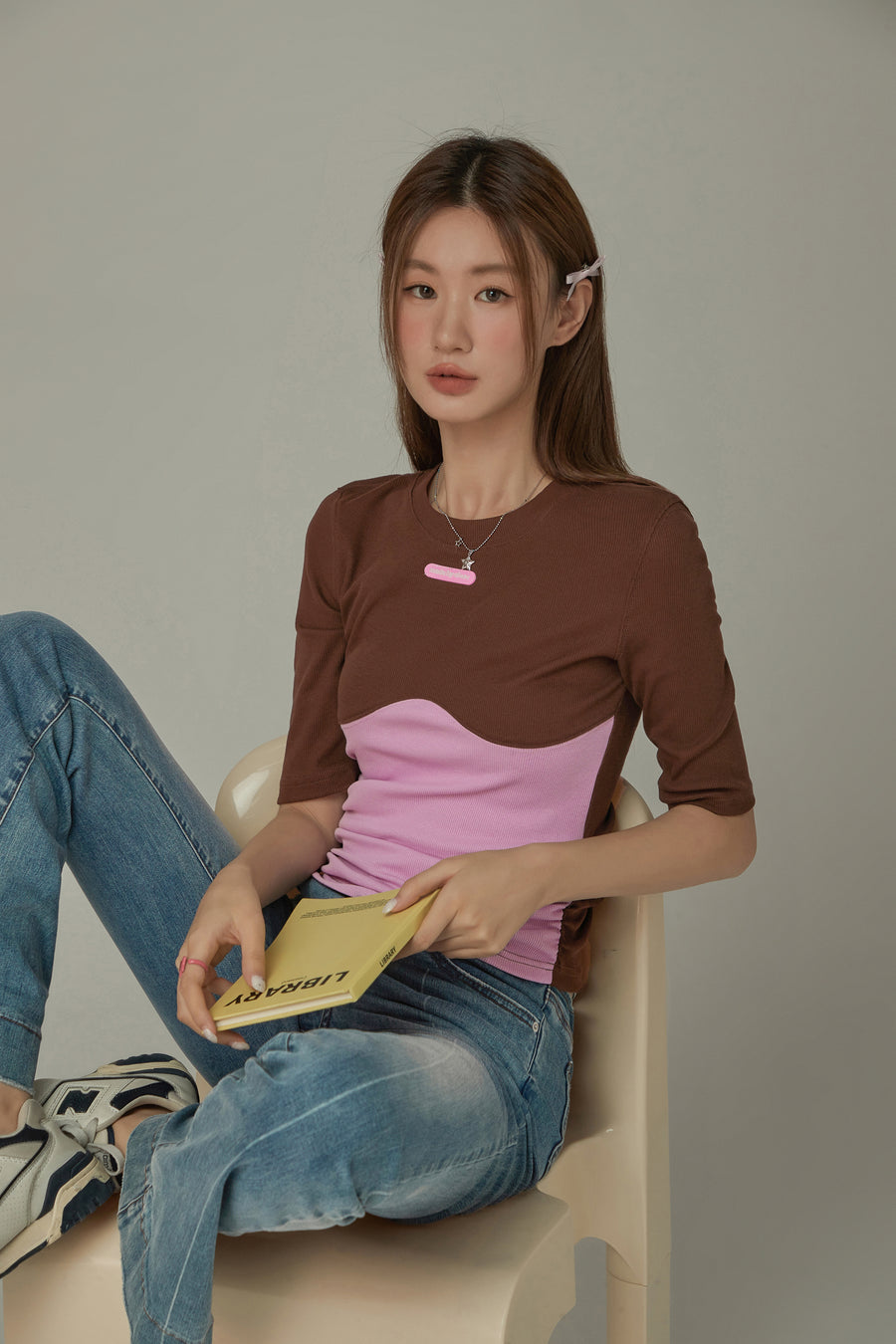 CHUU Color Two Toned Slim Top