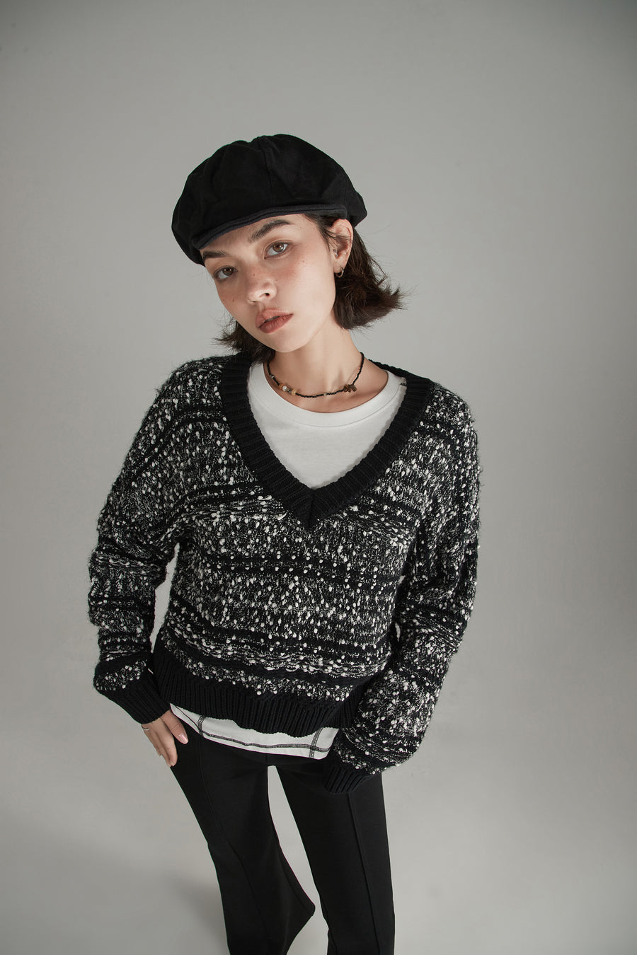 CHUU V-Neck Crop Knit Sweater