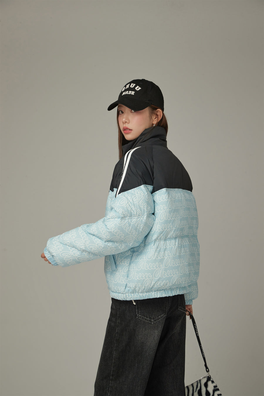 CHUU Color Combination Lettering Padded Jacket