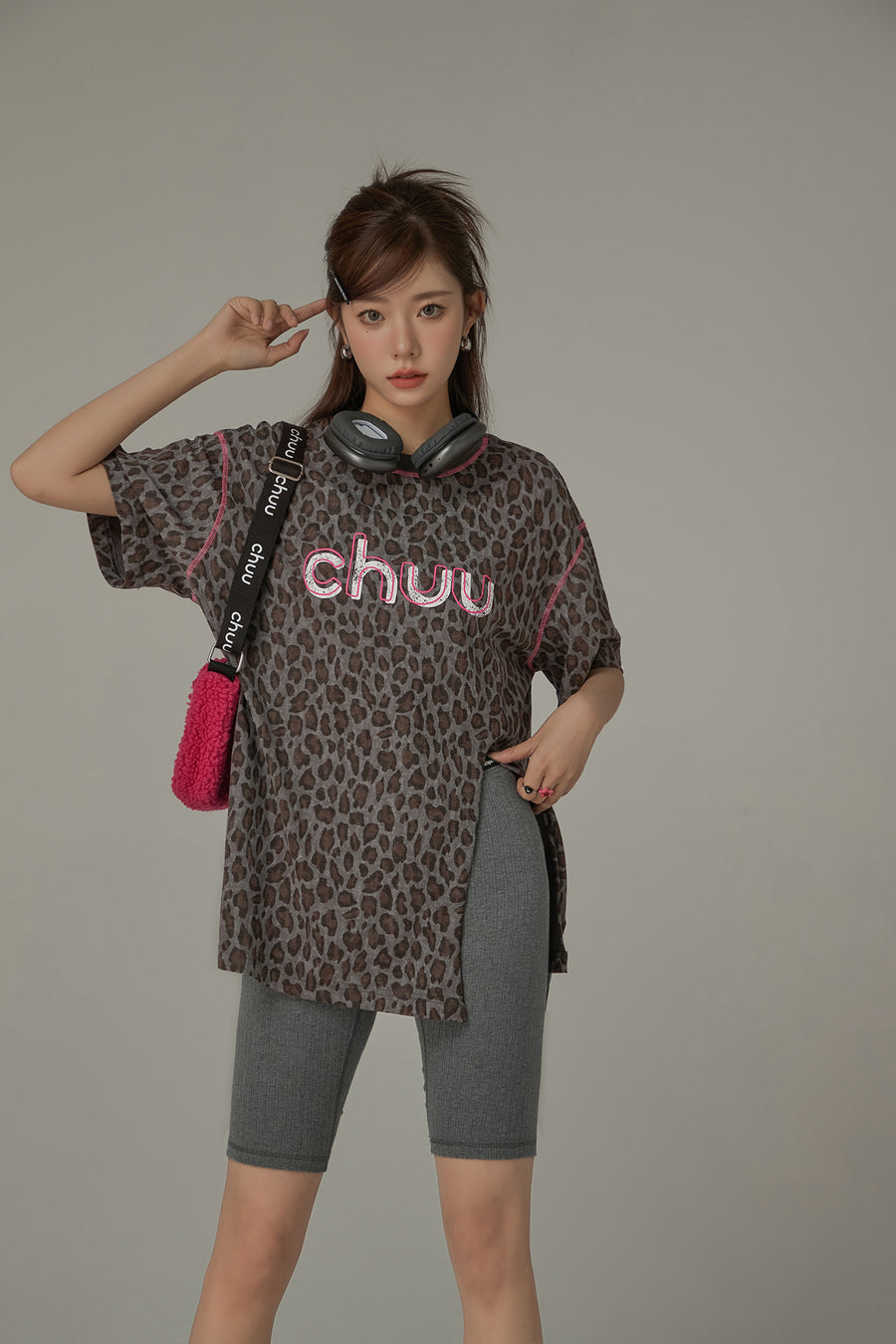 CHUU Leopard Side Slit Lettering Loose Fit Mid Length T-Shirt