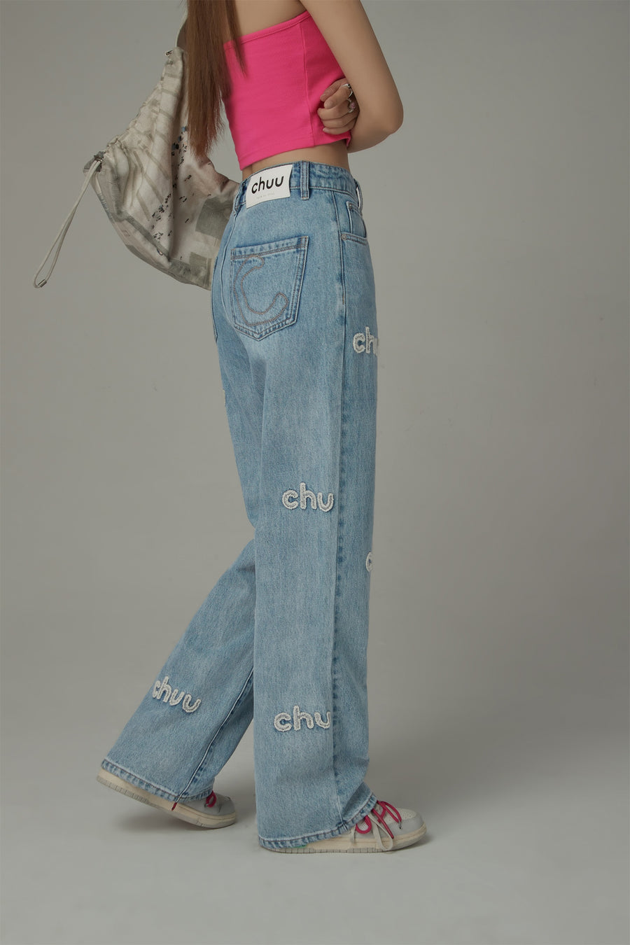 CHUU Embroidered Lettering Straight Jeans