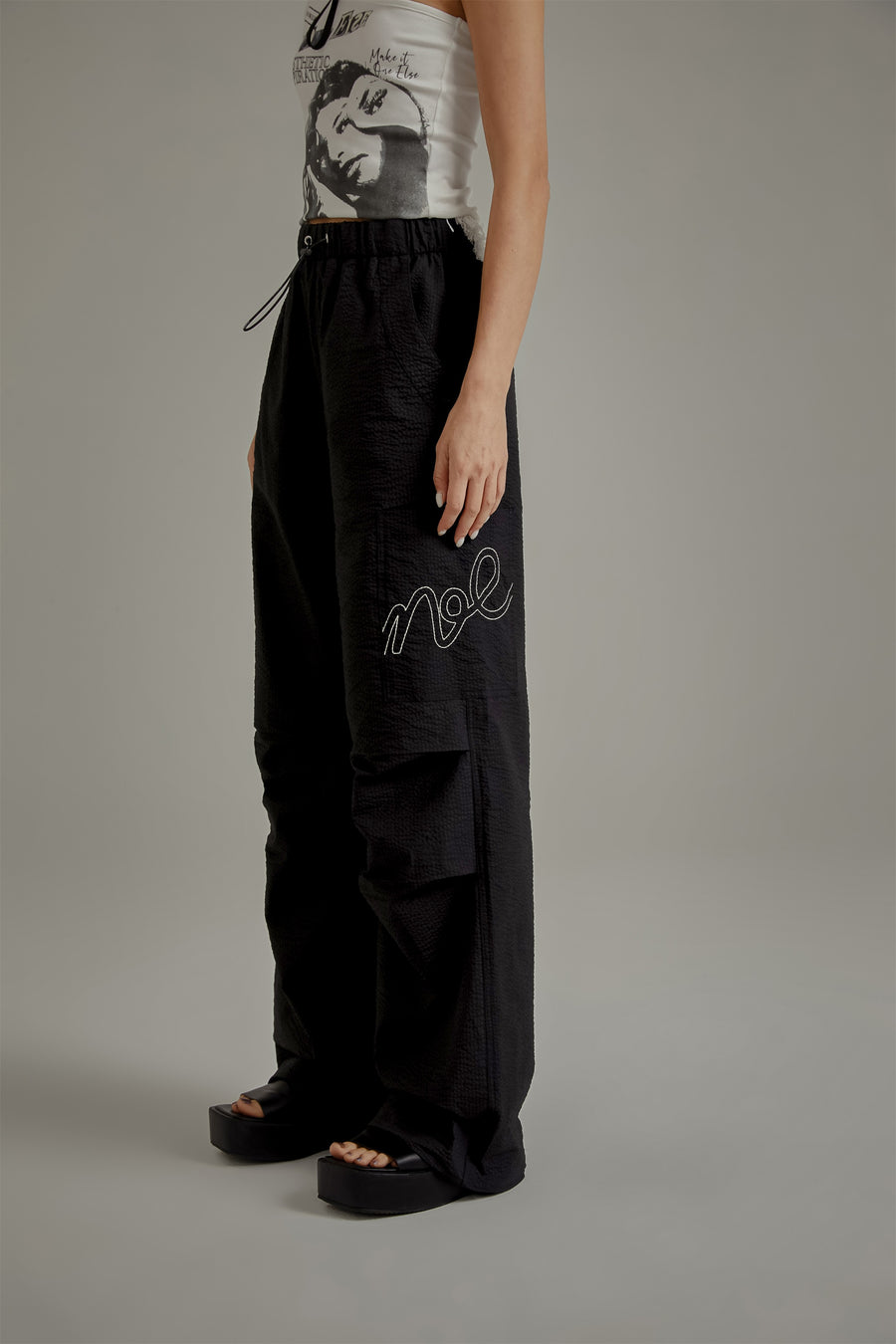 CHUU Logo High Waist Drawstring Casual Pants