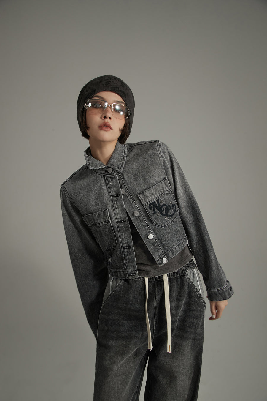 CHUU Logo Washed Embroidered Cropped Ripped Denim Jacket