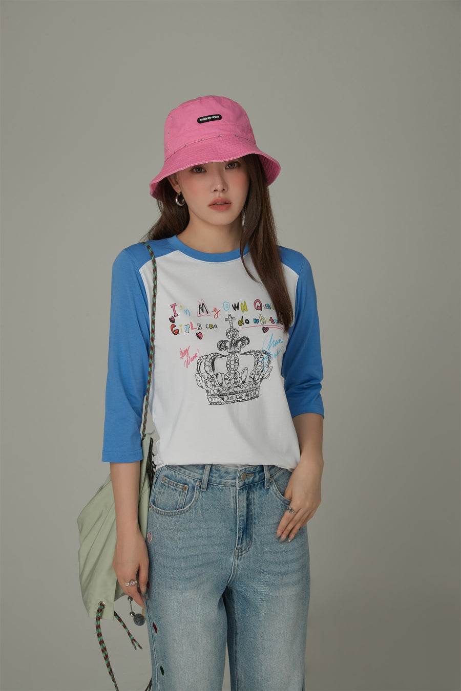 CHUU Contrast Color Crown T-Shirt