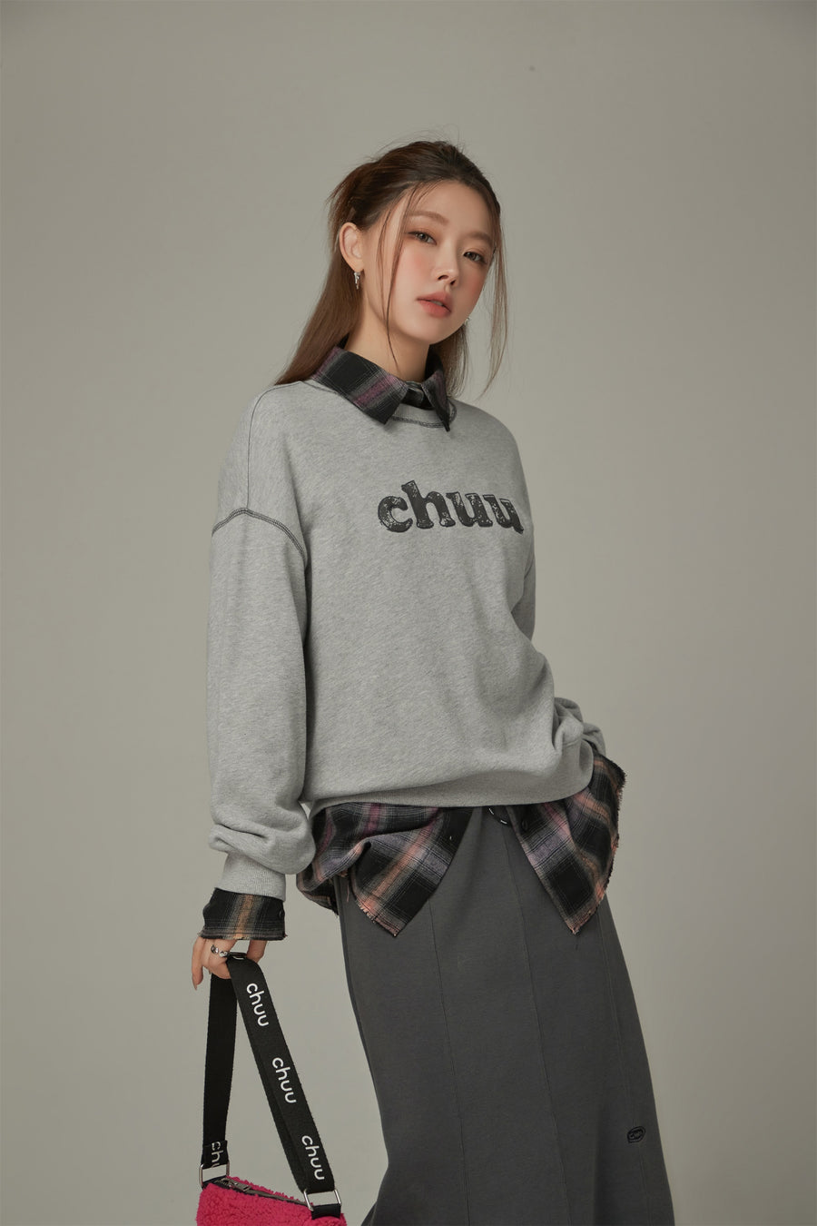 CHUU Color Logo Stitch Loose Fit Sweatshirt