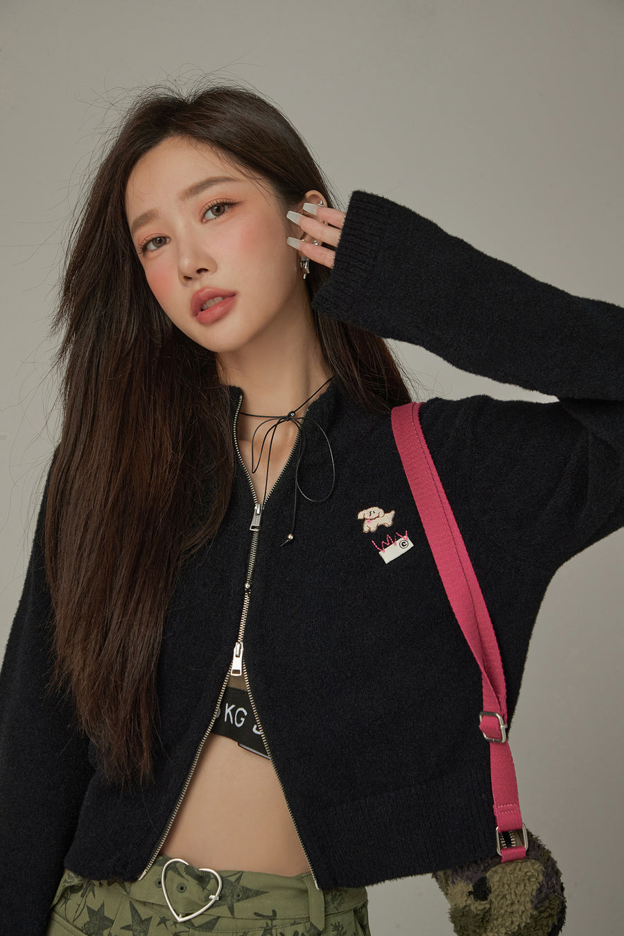 CHUU Color Puppy Logo Zip-Up Cardigan