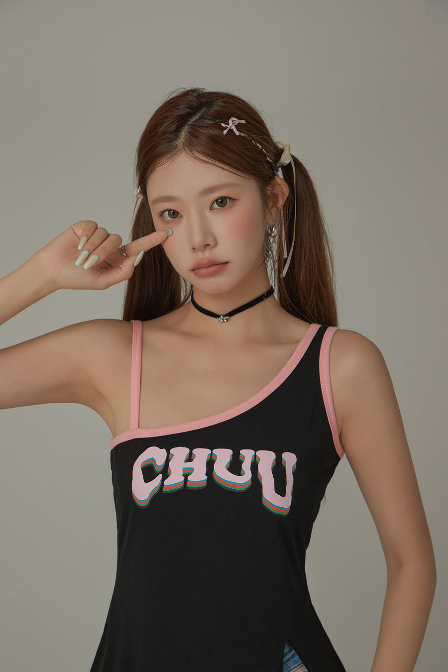 CHUU Slit Color Open Shoulder Sleeveless Top