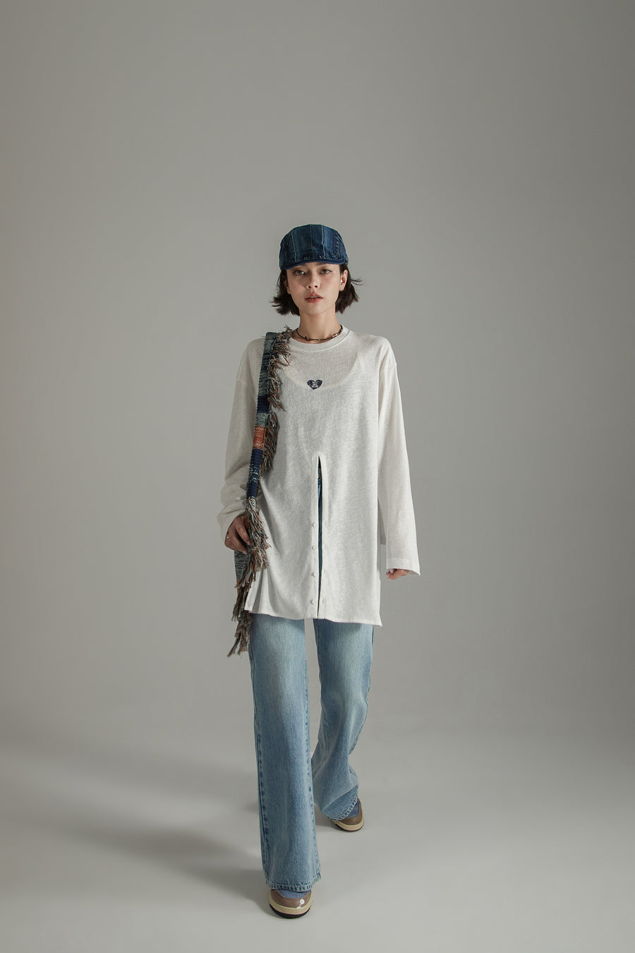 CHUU Heart Slit Long T-Shirt