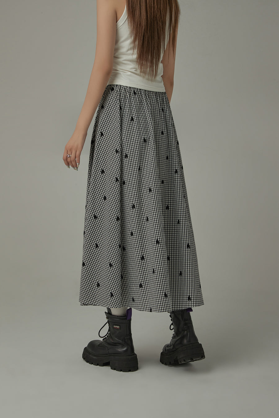 CHUU String Heart Check Long Skirt