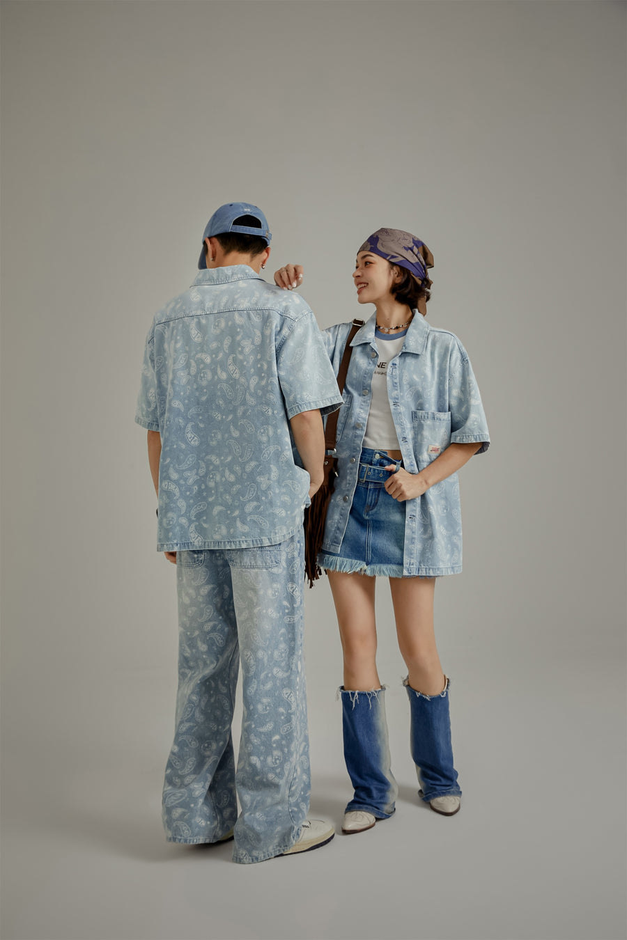 CHUU Logo Paisley Washed Wide Denim Jeans