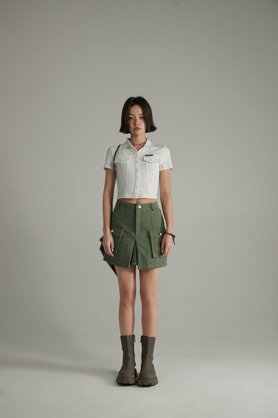 CHUU Colored Pocket Cropped Button Shirt