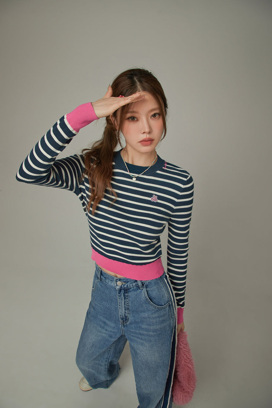 CHUU Color Lined Cropped Knit Top