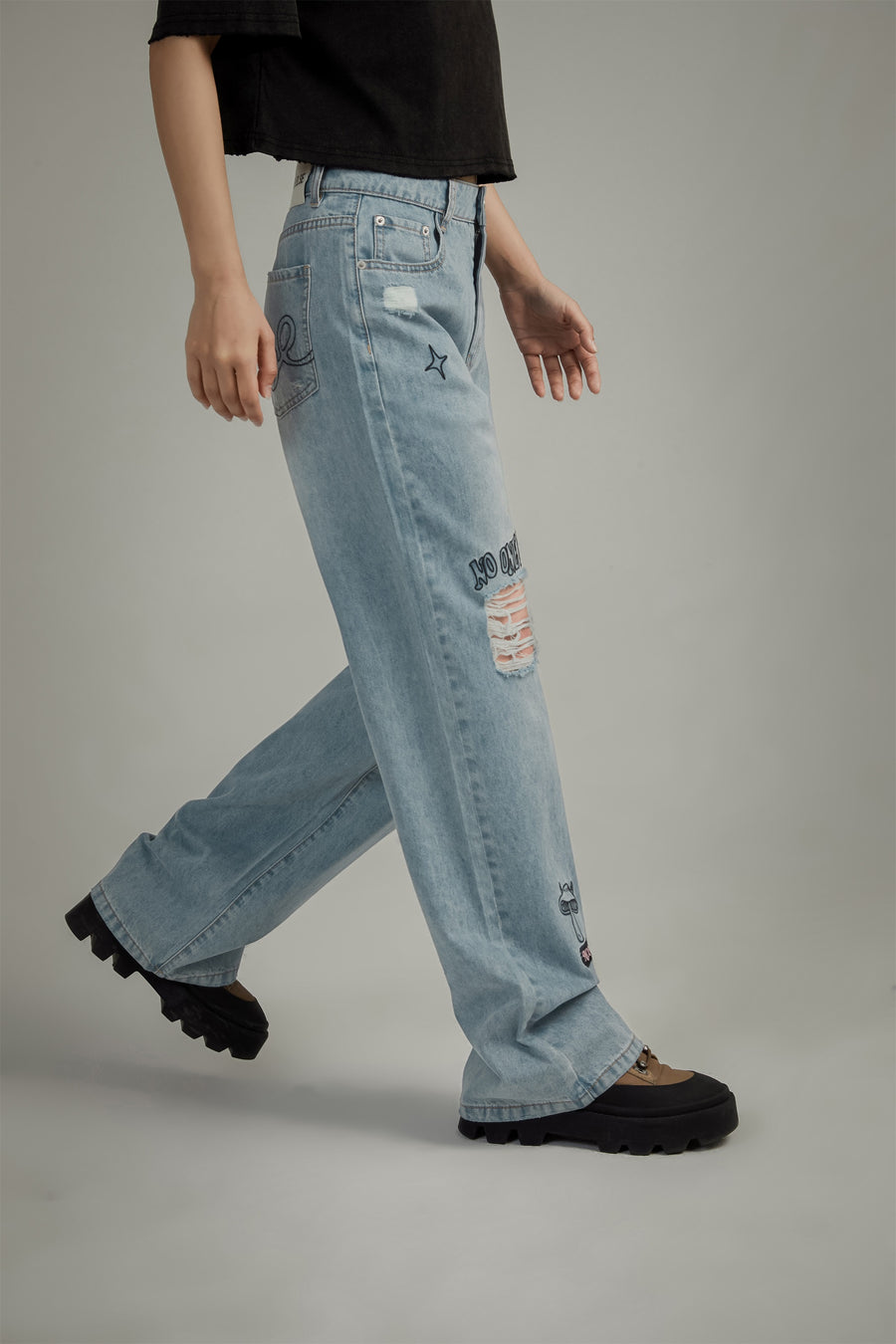 CHUU Mushroom Design Ripped Wide Denim Jeans