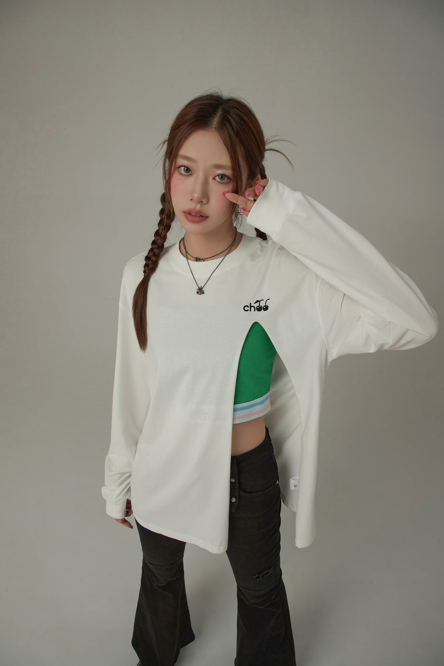 CHUU High Slit Boxy Logo Long Sleeve T-Shirt