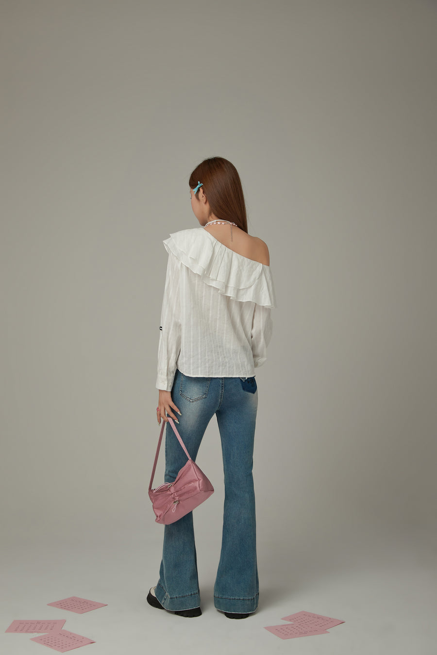 CHUU Frill Big Collar Blouse