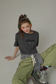 Chuu Lettering Logo Loose-Fitting Cropped Short Sleeve T-Shirt