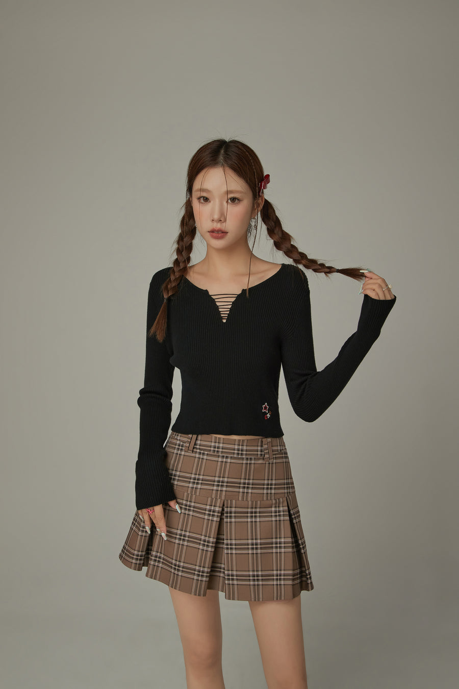 CHUU Embroidered Crop Knit Top