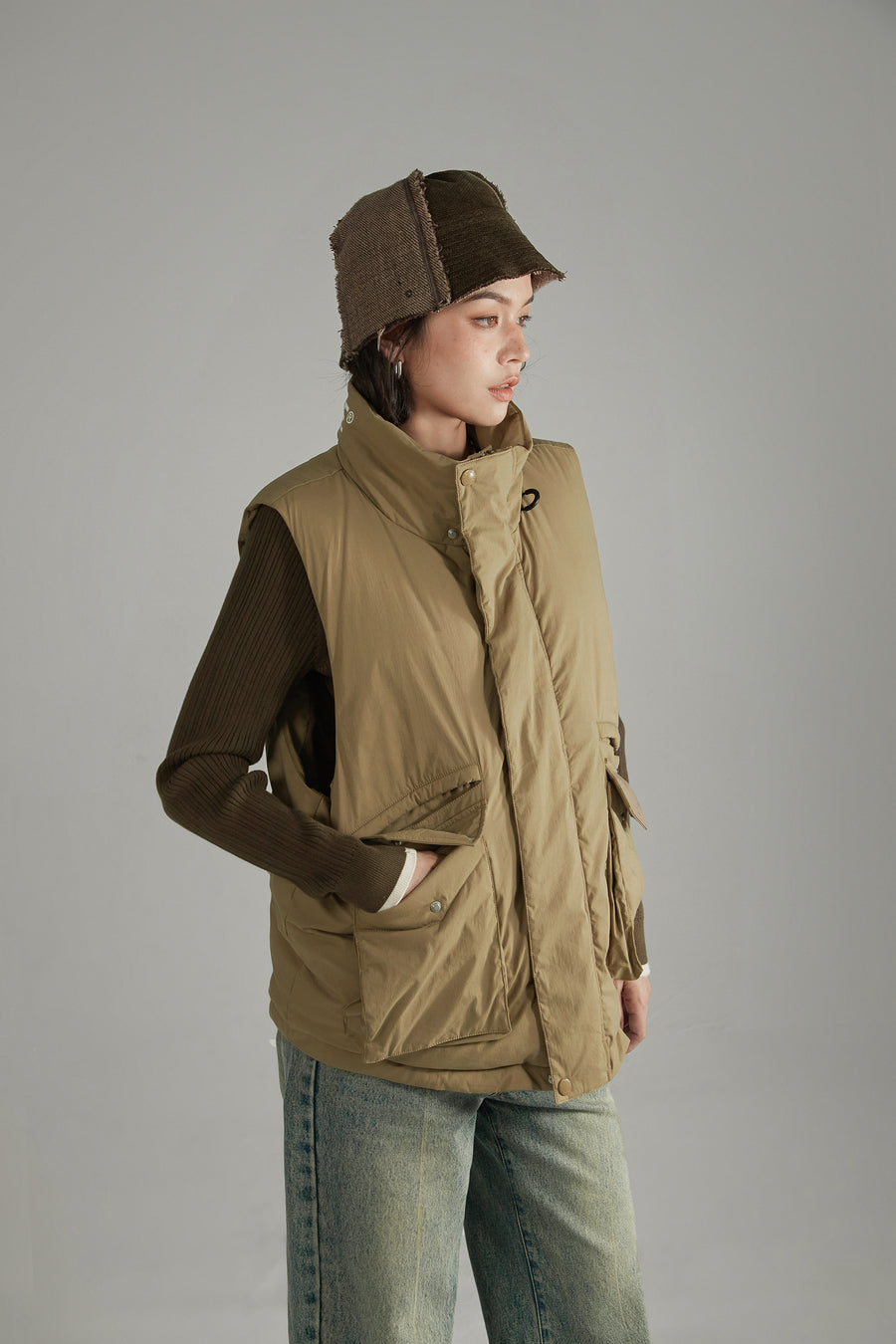 CHUU Big Pocket Padded Vest