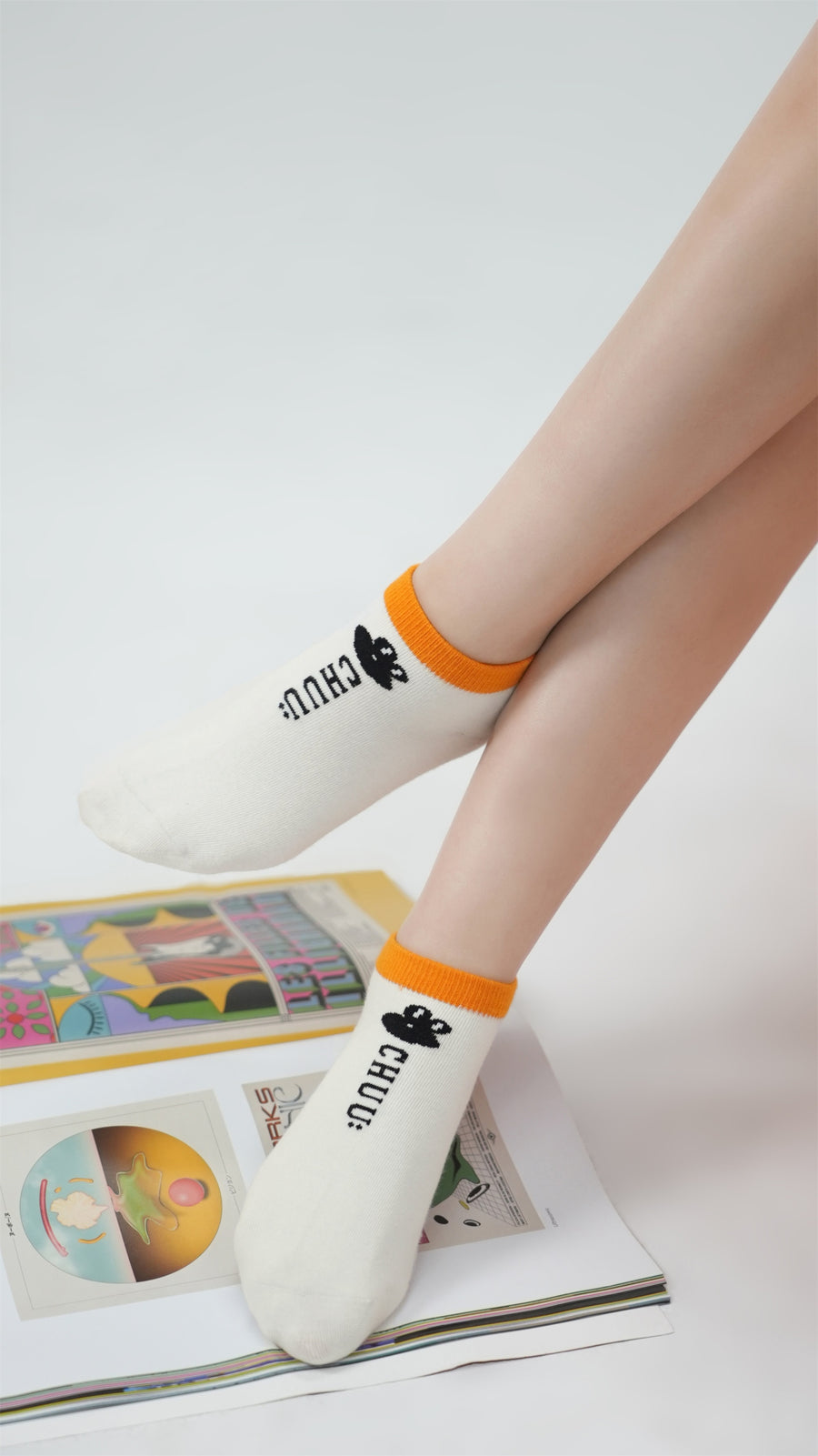 CHUU Chuu Lettering Colored Ankle Socks