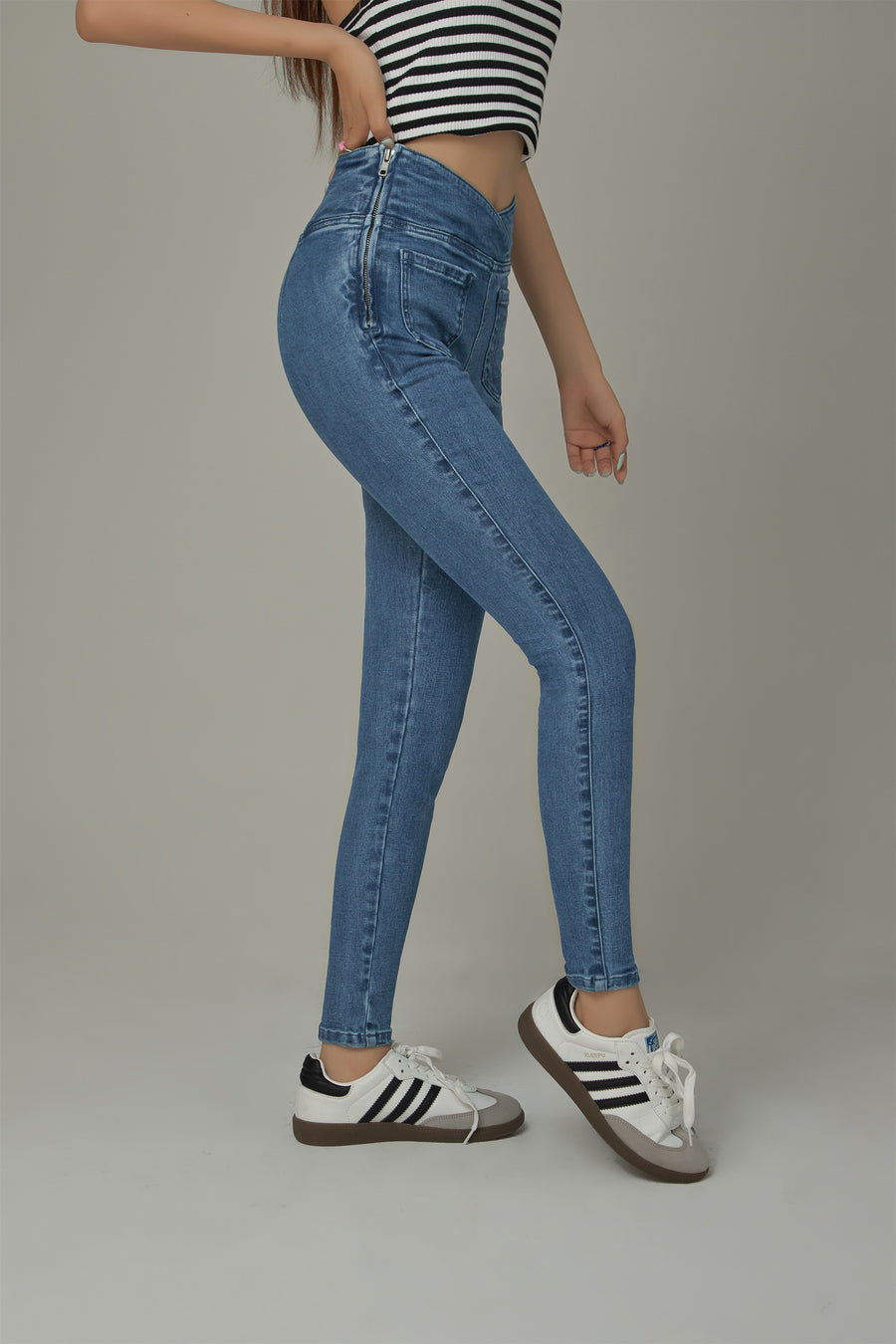 CHUU Wrap Front Pockets Denim Cropped Slim Jeans