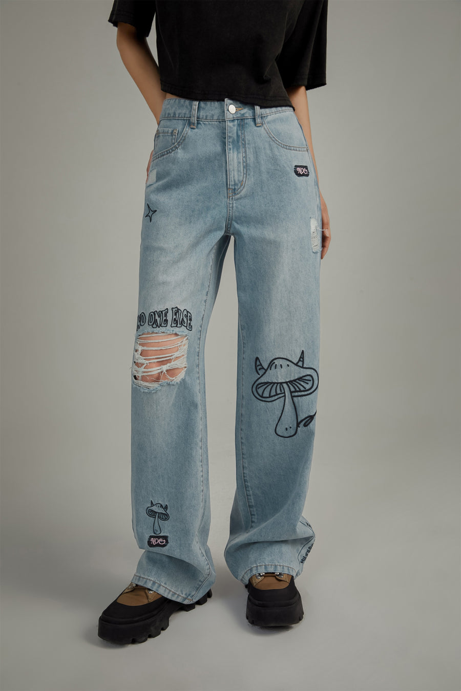 CHUU Mushroom Design Ripped Wide Denim Jeans