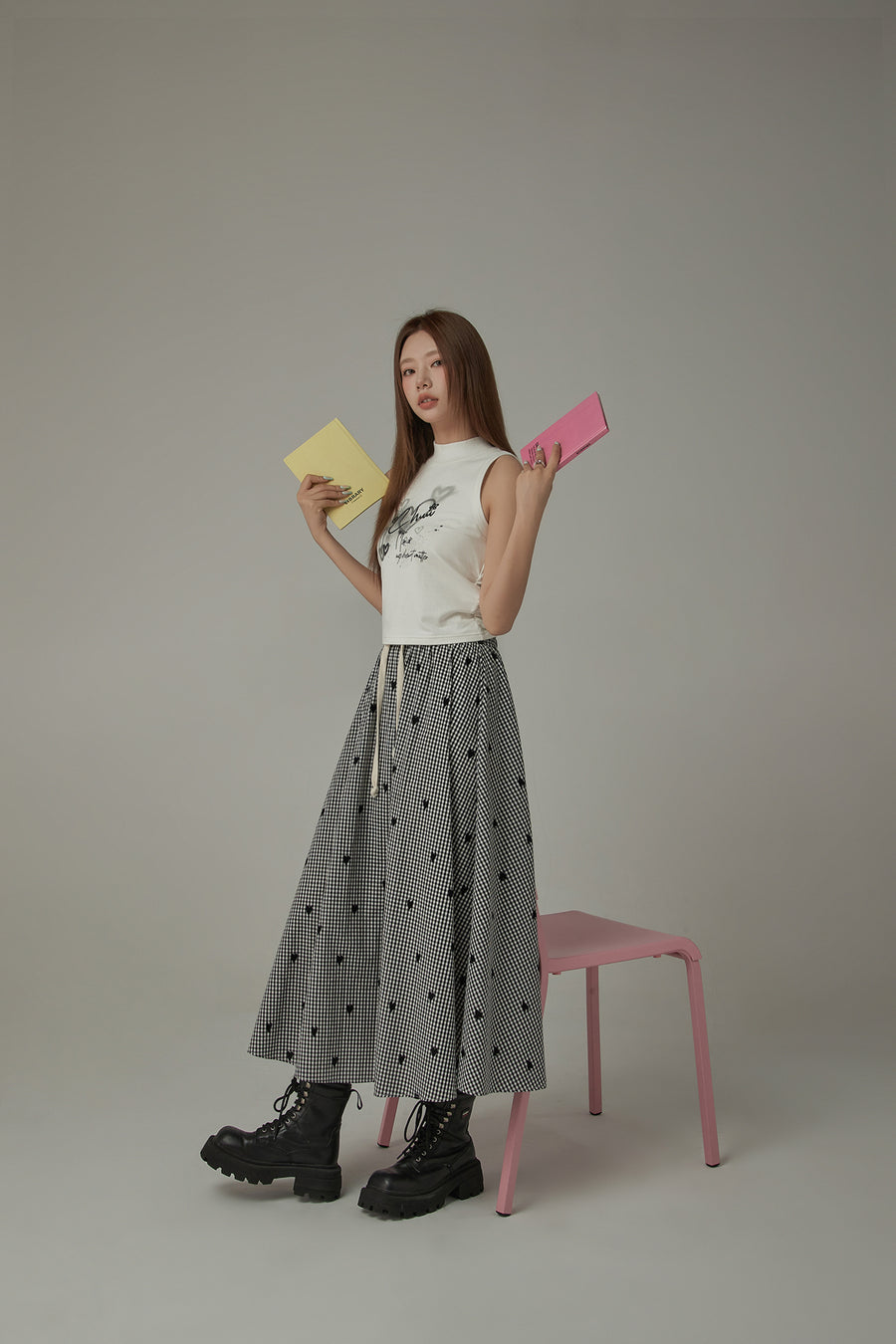 CHUU String Heart Check Long Skirt