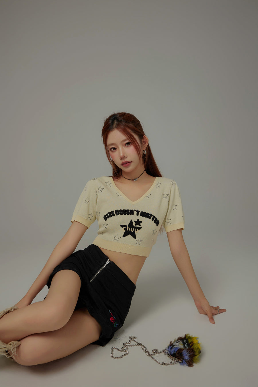 CHUU Size Doesnt Matter Chuu Star V-Neck Puff Knit Top