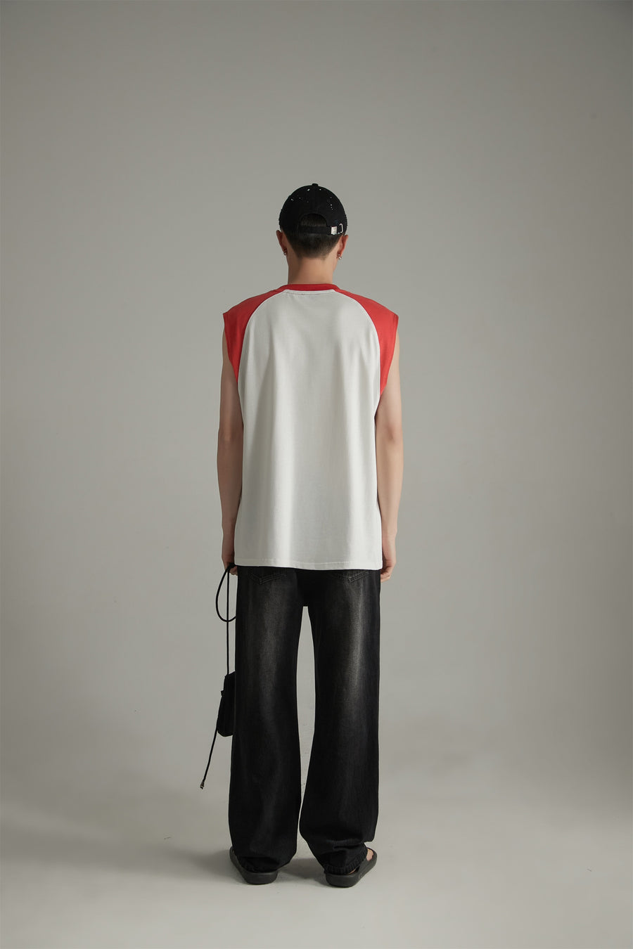 CHUU Noe Raglan Sleeveless T-Shirt