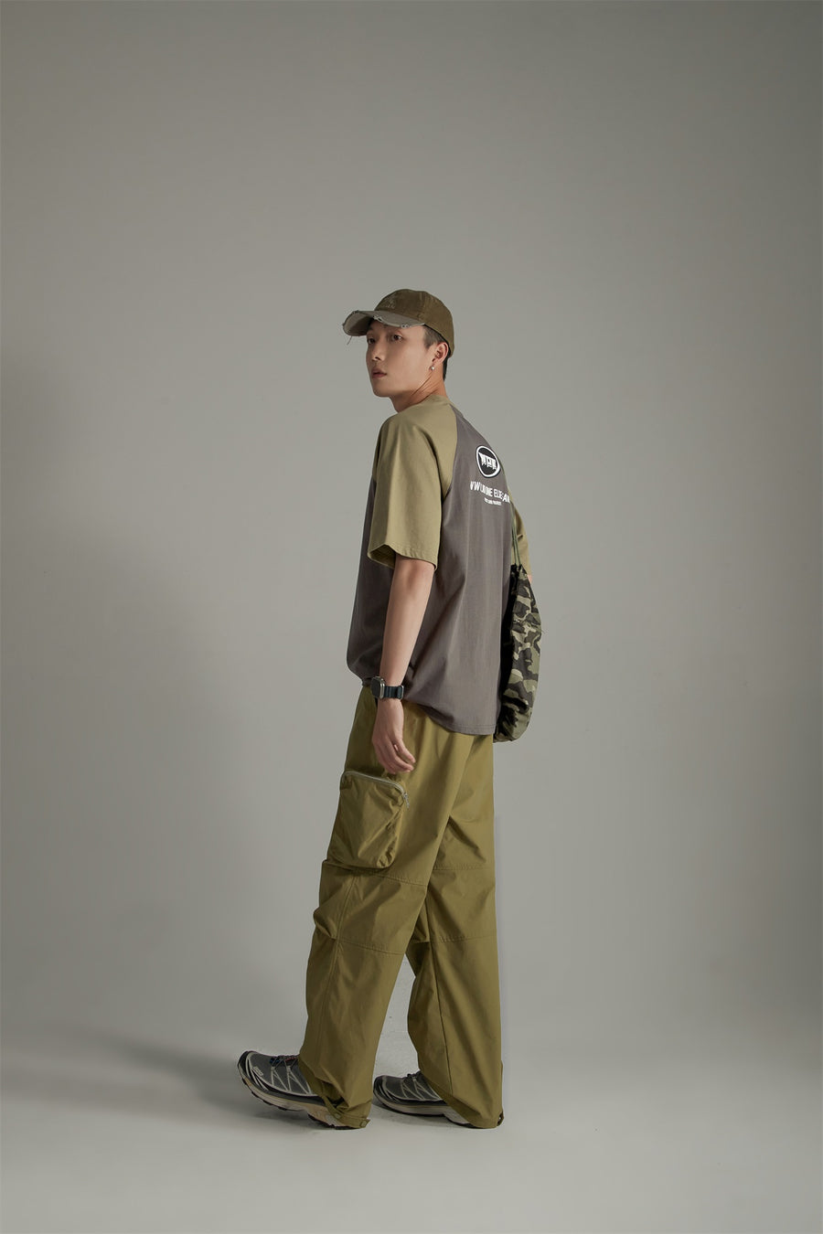 CHUU Casual Drawstring Wide Cargo Pants