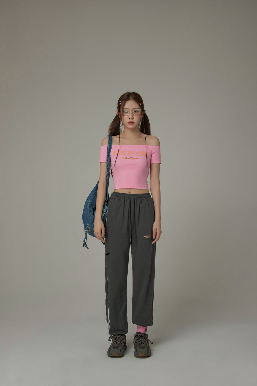 CHUU Made By Chuu Off-The-Shoulder Slim T-Shirt