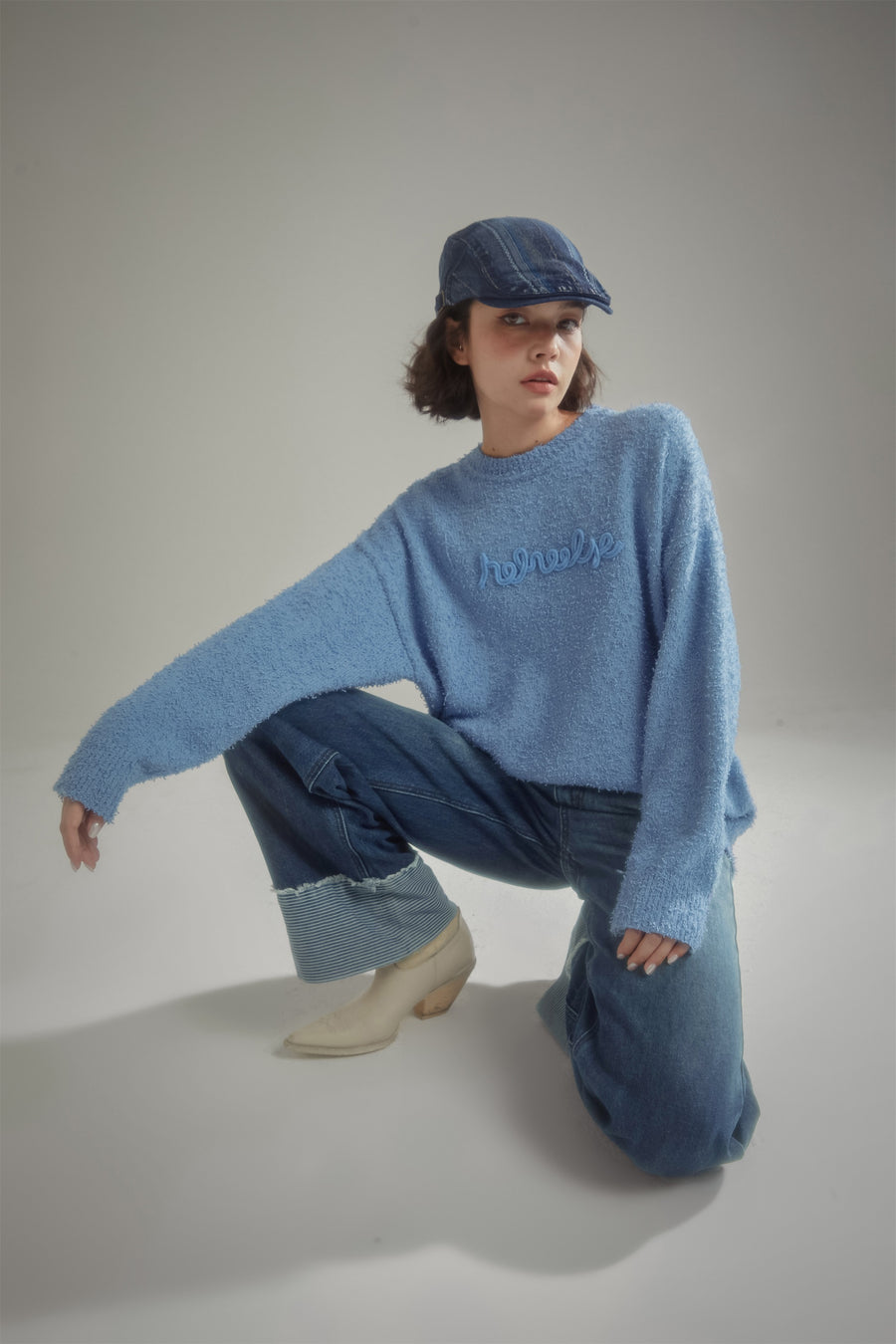 CHUU Logo Loose Fit Knit Sweater