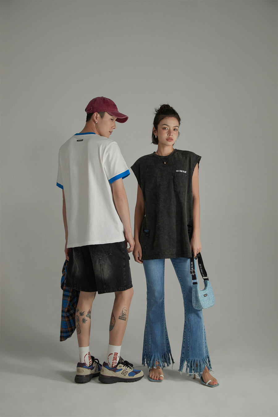 CHUU Front Pocket Loosefit Sleeveless Ripped Top