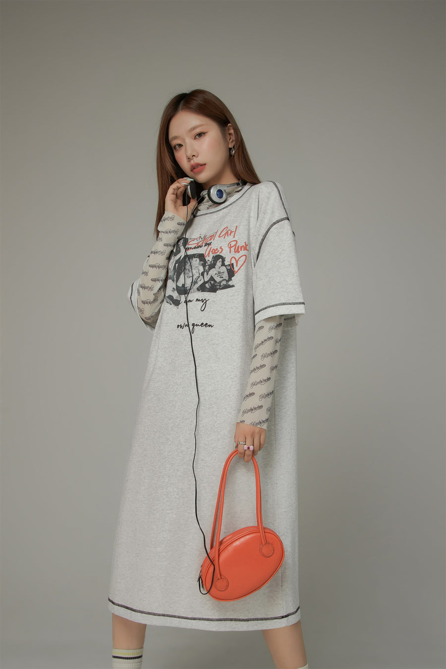 CHUU Punk Print Back Cut Out Lined Long T-Shirt Dress