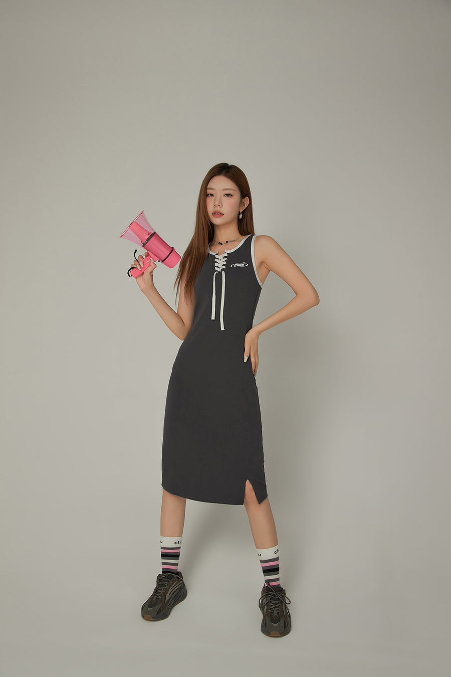 CHUU Lace Up Color Matching Sporty Long Dress