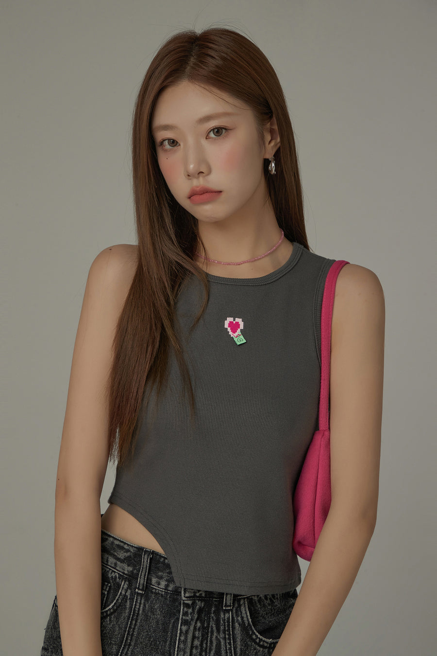 CHUU Pixel Heart Mini Logo Tank Top