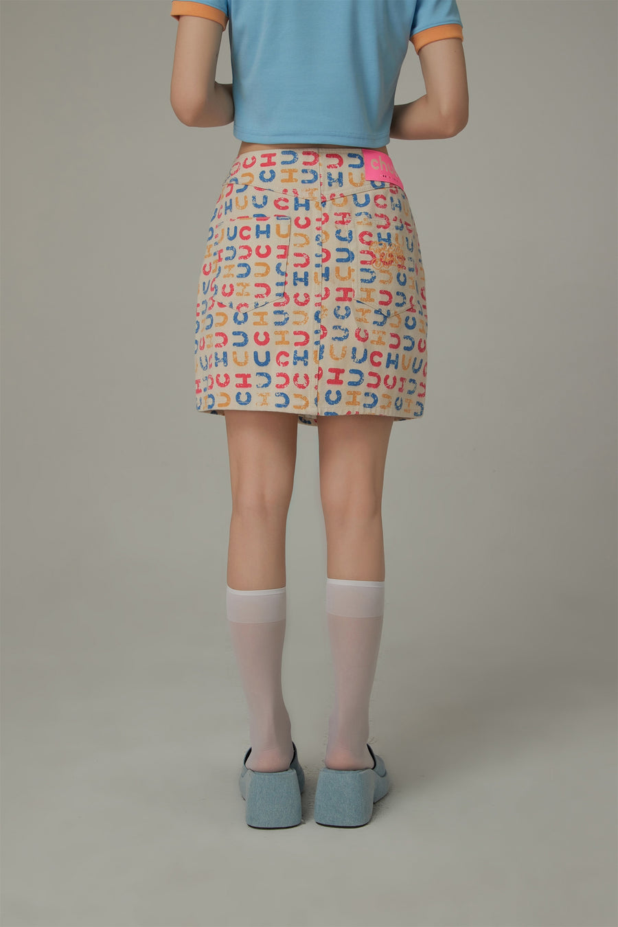 CHUU Chuu Logo Color Pattern Pocket Mini Skirt