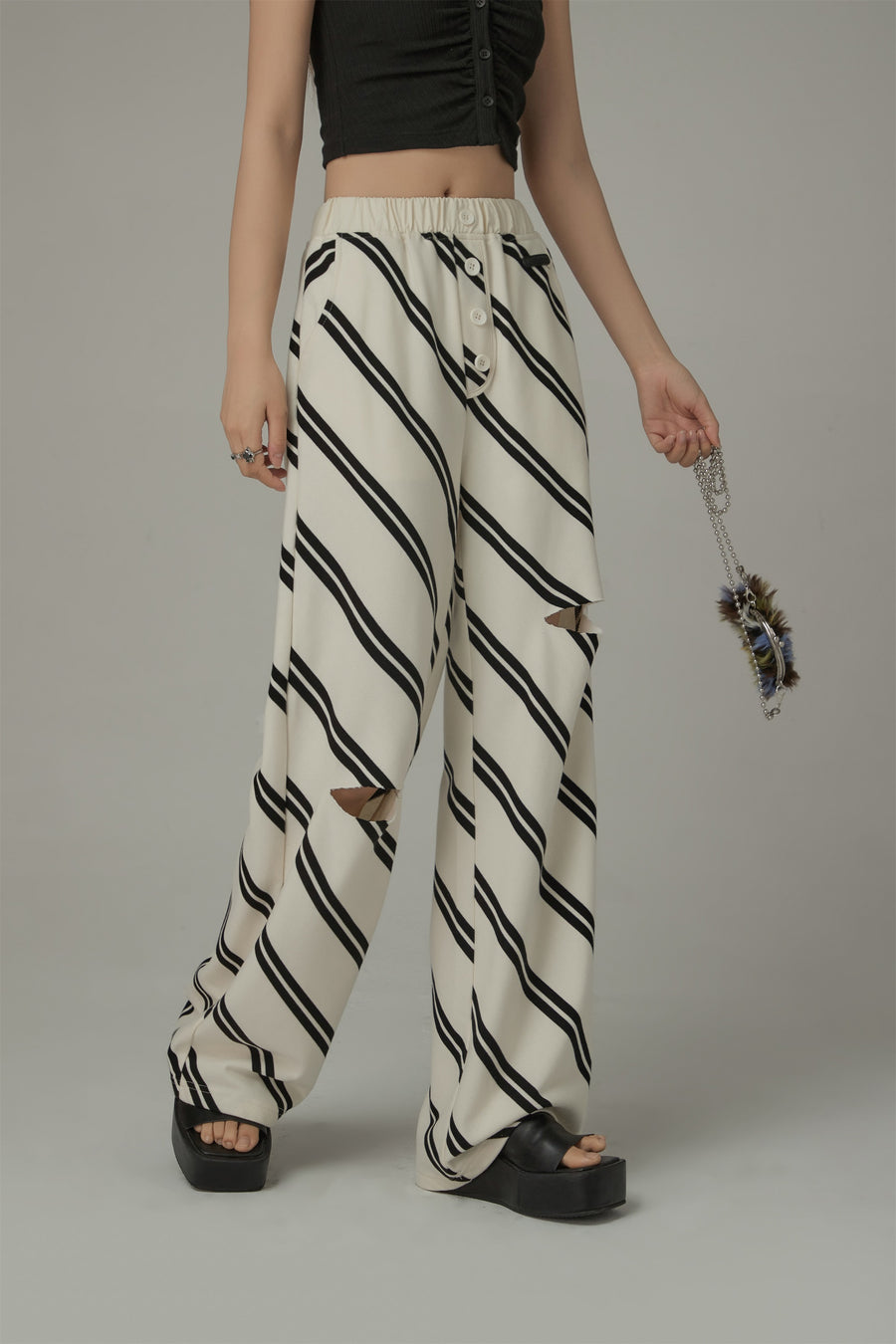 CHUU Diagonal Striped Leg Slits Training Wide Pants