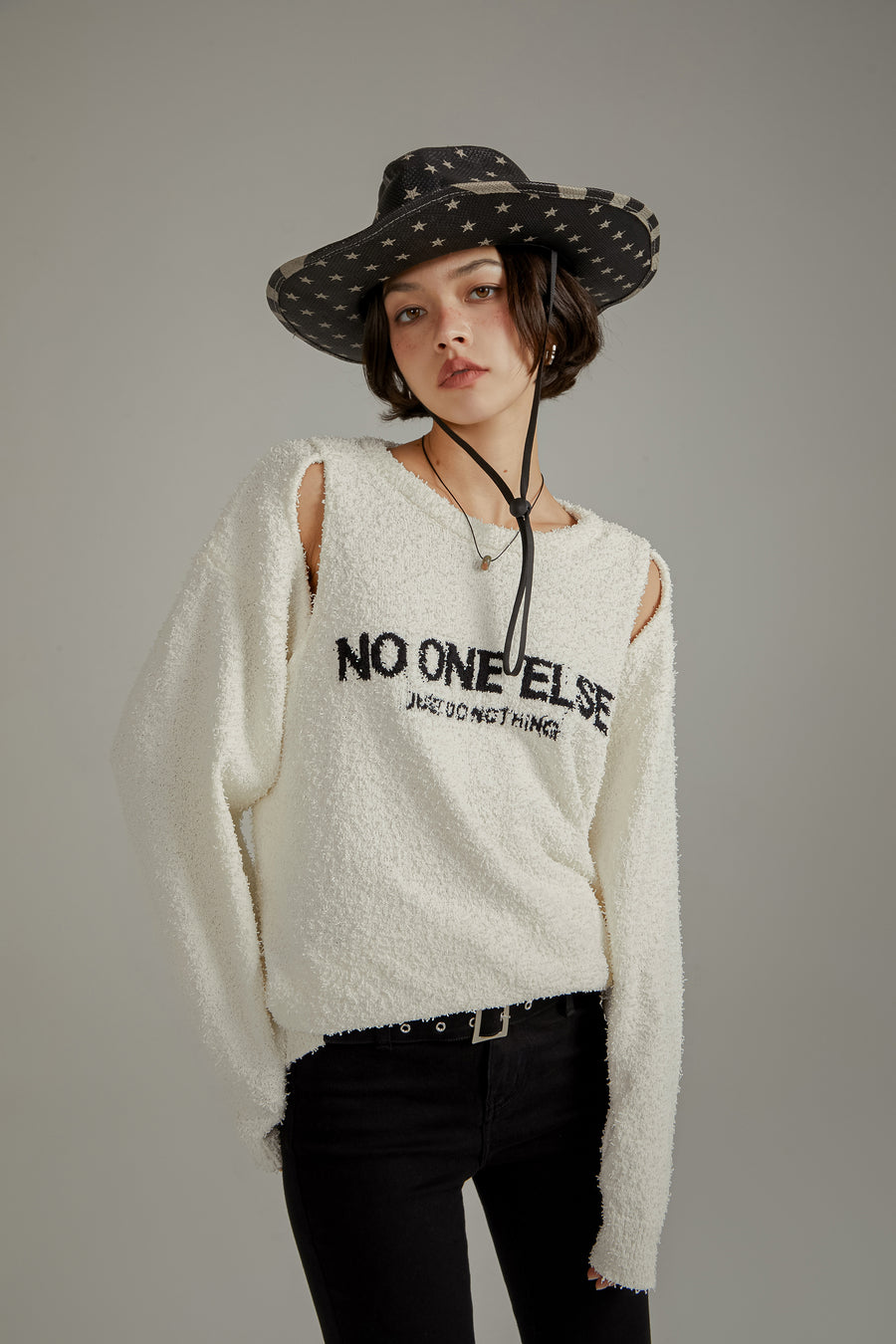 CHUU Logo Shoulder Split Loose Knit Sweater