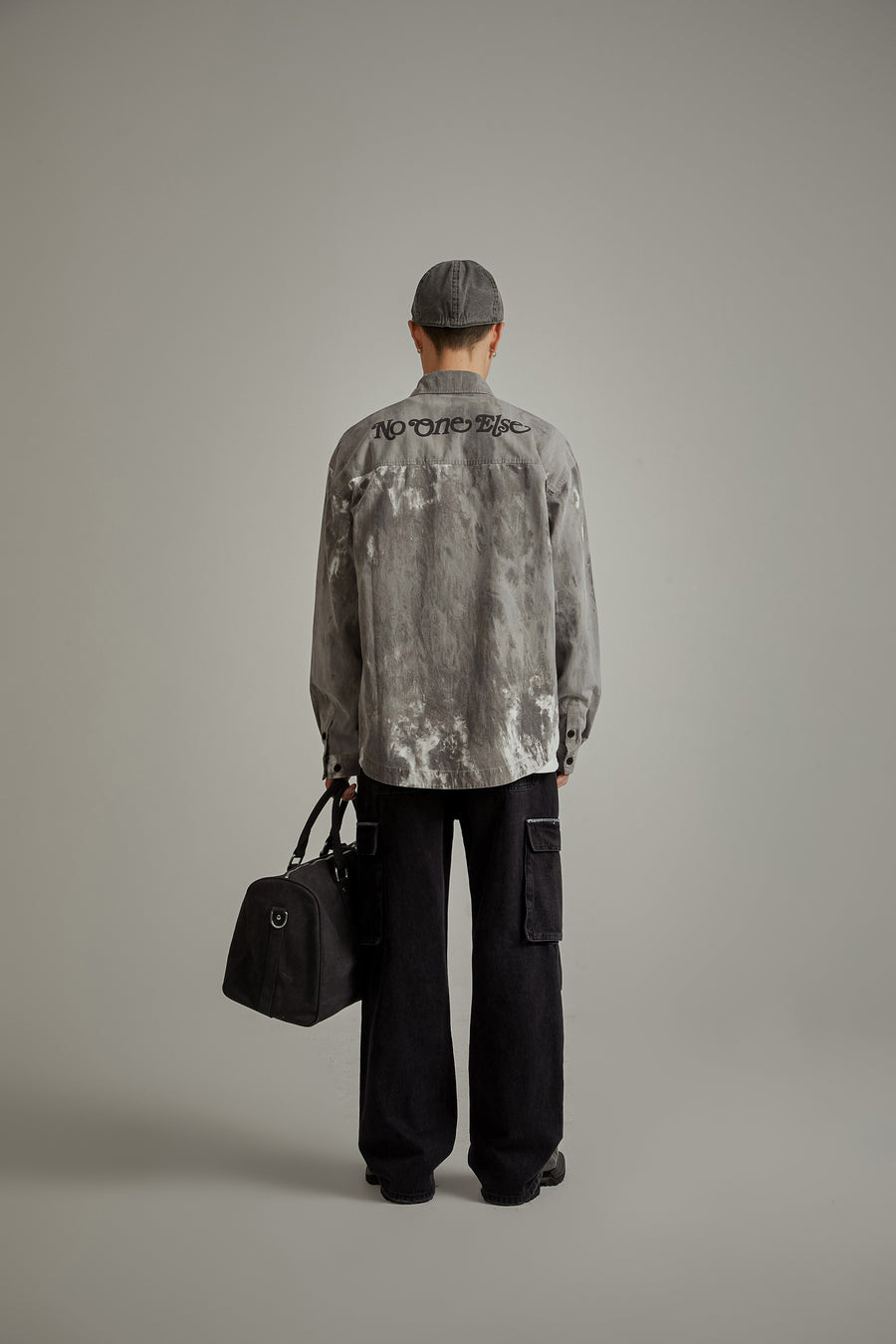 CHUU Grayscale Printed Loose Fit Shirt