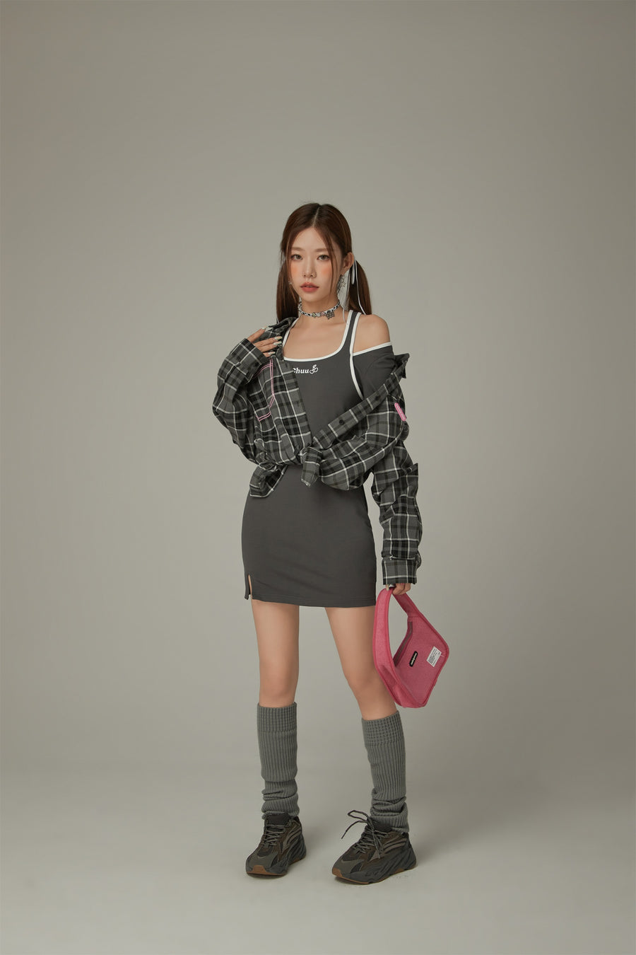 CHUU Off Shoulder Split Long Sleeve Mini Dress